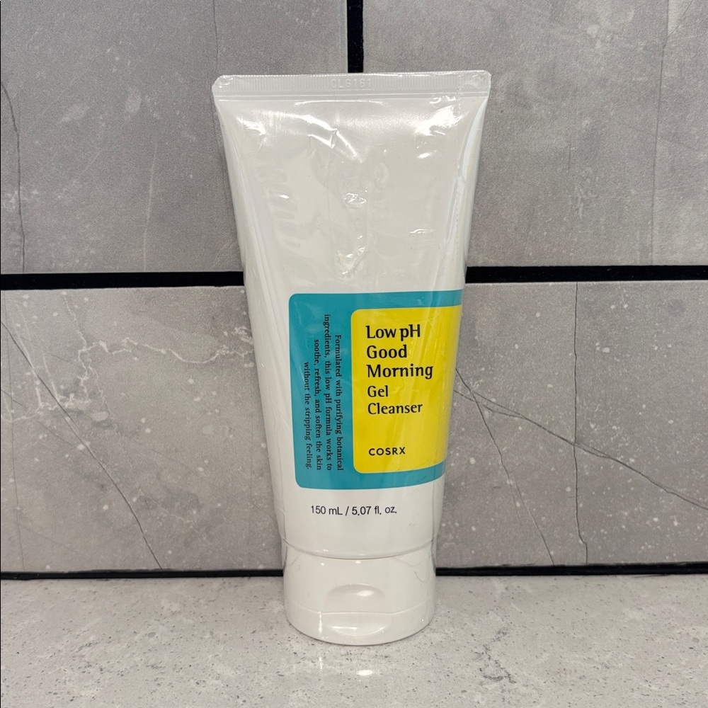 COSRX Low Ph Good Morning Cleanser